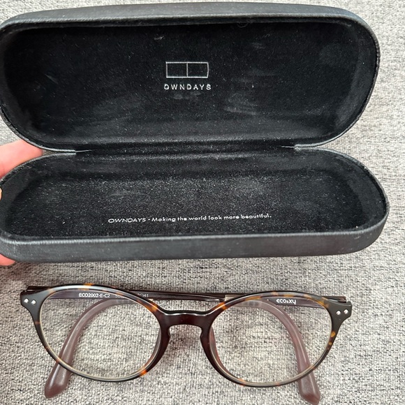 OWNDAYS Prescription Eyeglasses - Picture 2 of 5